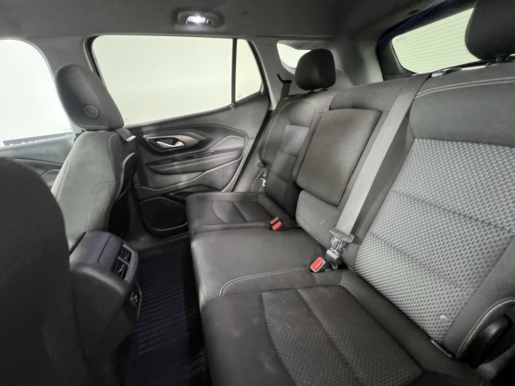 Used 2024 GMC Terrain SLE w/ Driver Convenience Package image 27