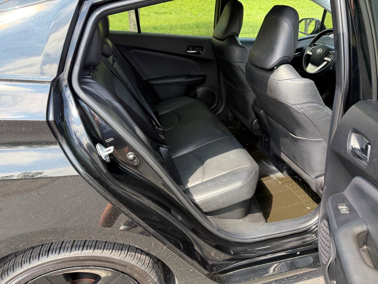 Used 2017 Toyota Prius Four Touring FWD image 23