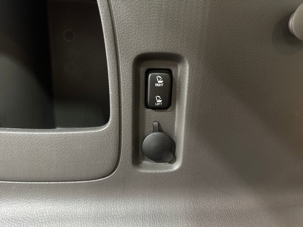 Used 2013 Ford Edge SEL image 15