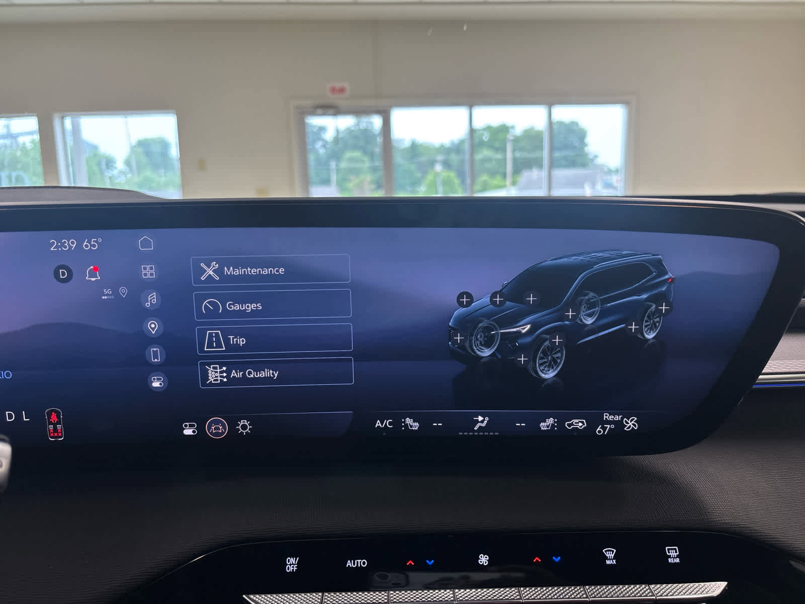 Used 2025 Buick Enclave Sport Touring w/ Power Package FWD image 39