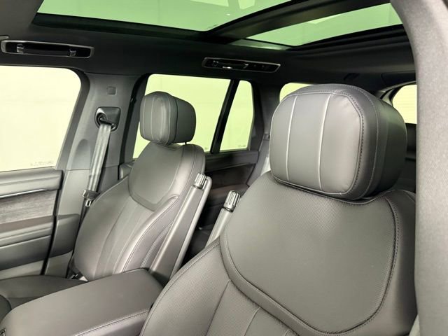 New 2025 Land Rover Range Rover SE image 6