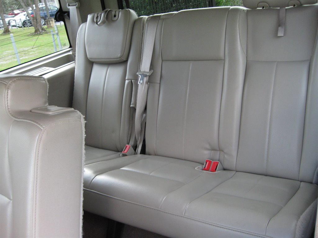 Used 2013 Ford Expedition Limited RWD image 29