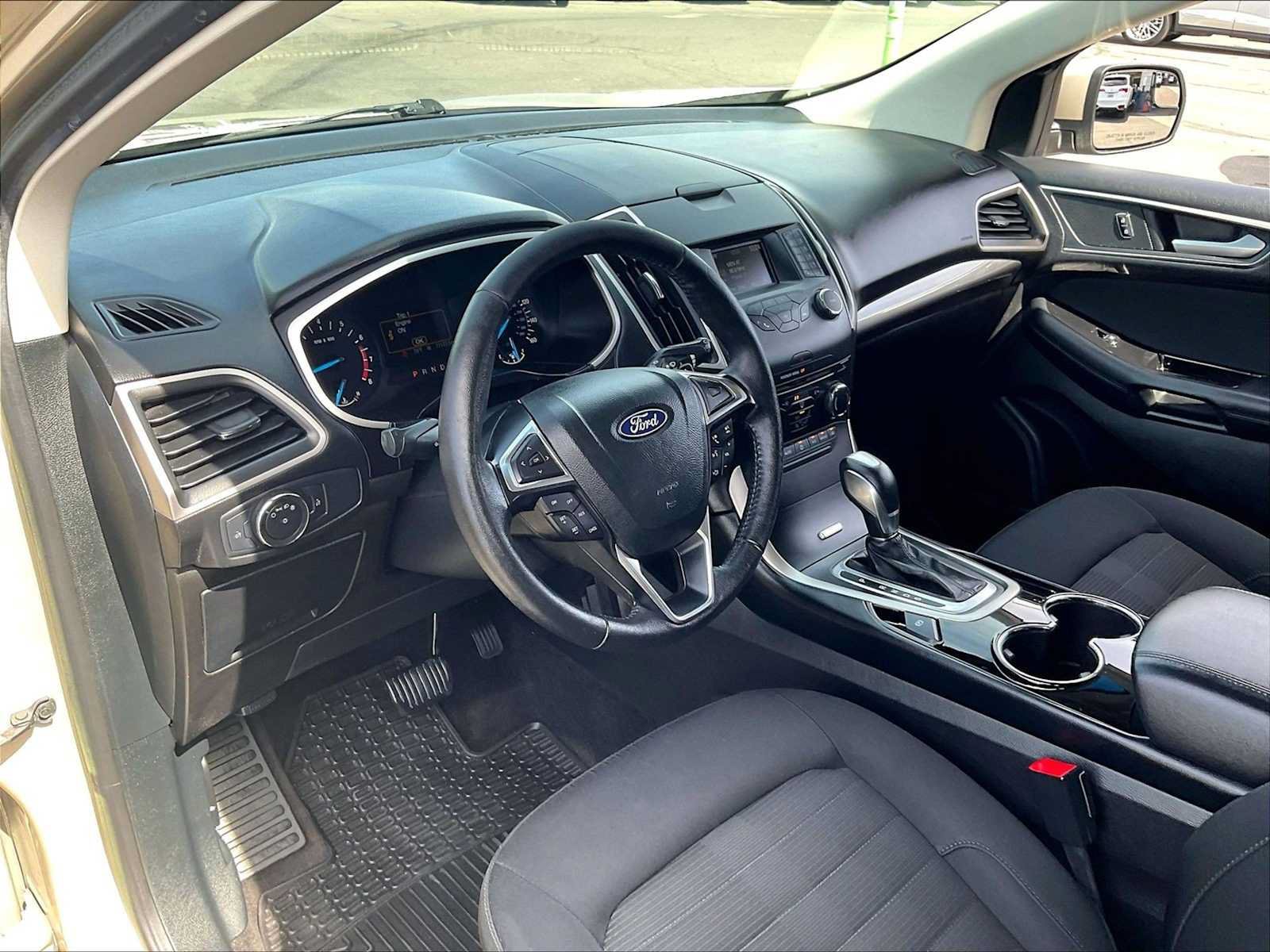 Used 2018 Ford Edge SEL FWD image 16