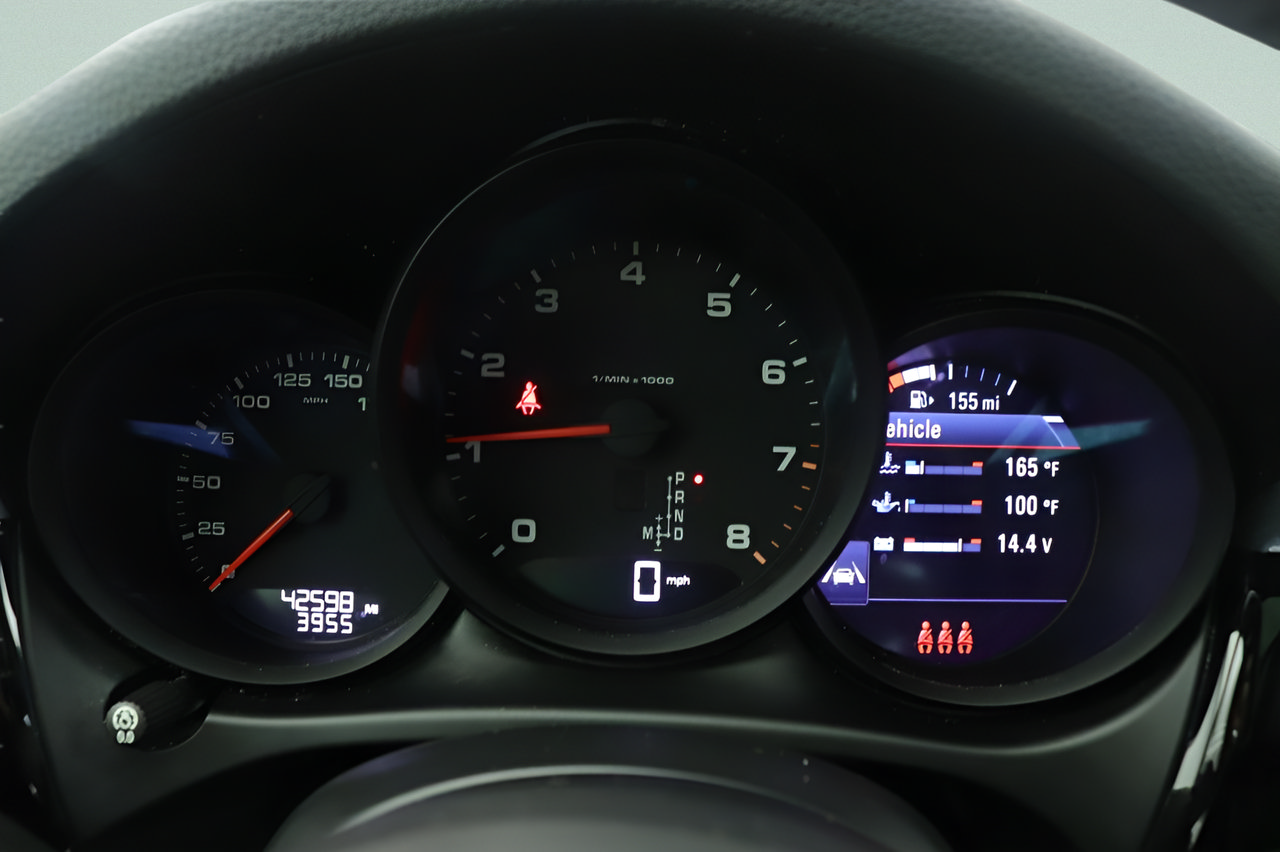 Used 2020 Porsche Macan AWD/4WD image 11