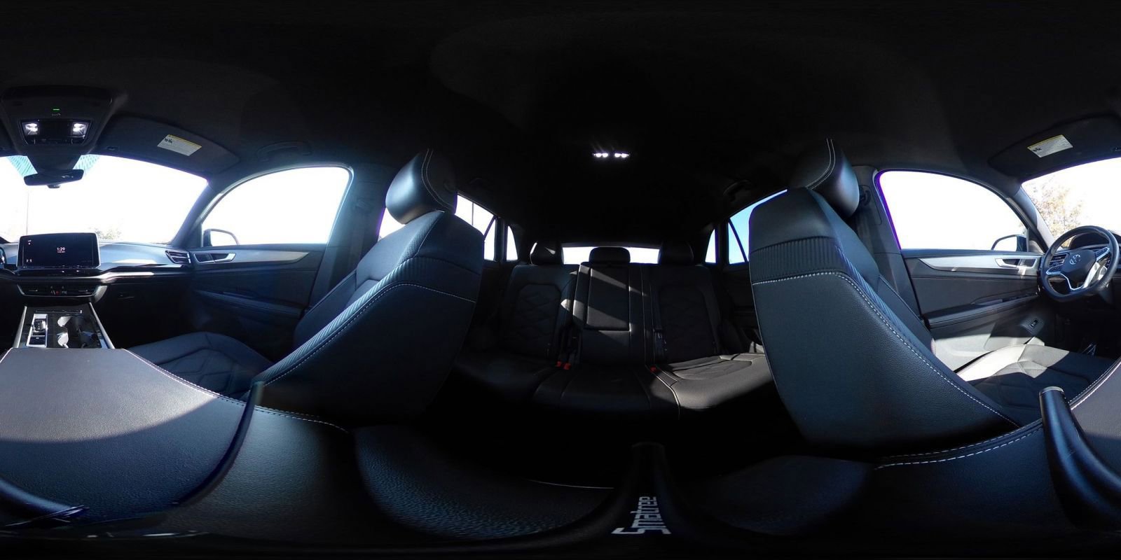 Used 2025 Volkswagen Atlas Cross Sport SE image 43