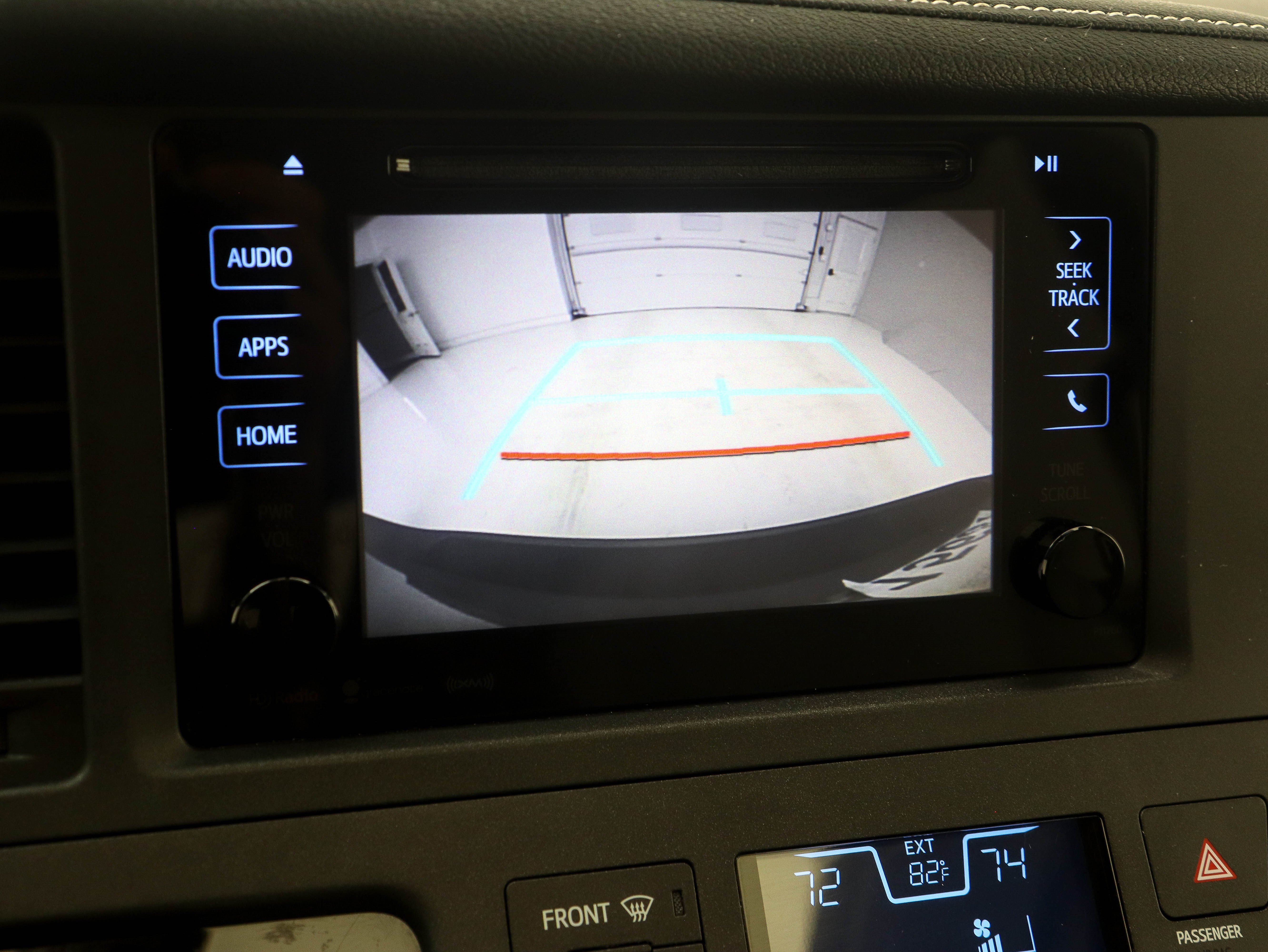 Used 2017 Toyota Sienna XLE AWD/4WD image 25