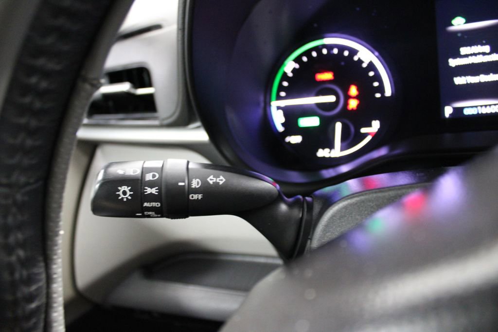 Used 2021 Toyota Sienna XLE image 24