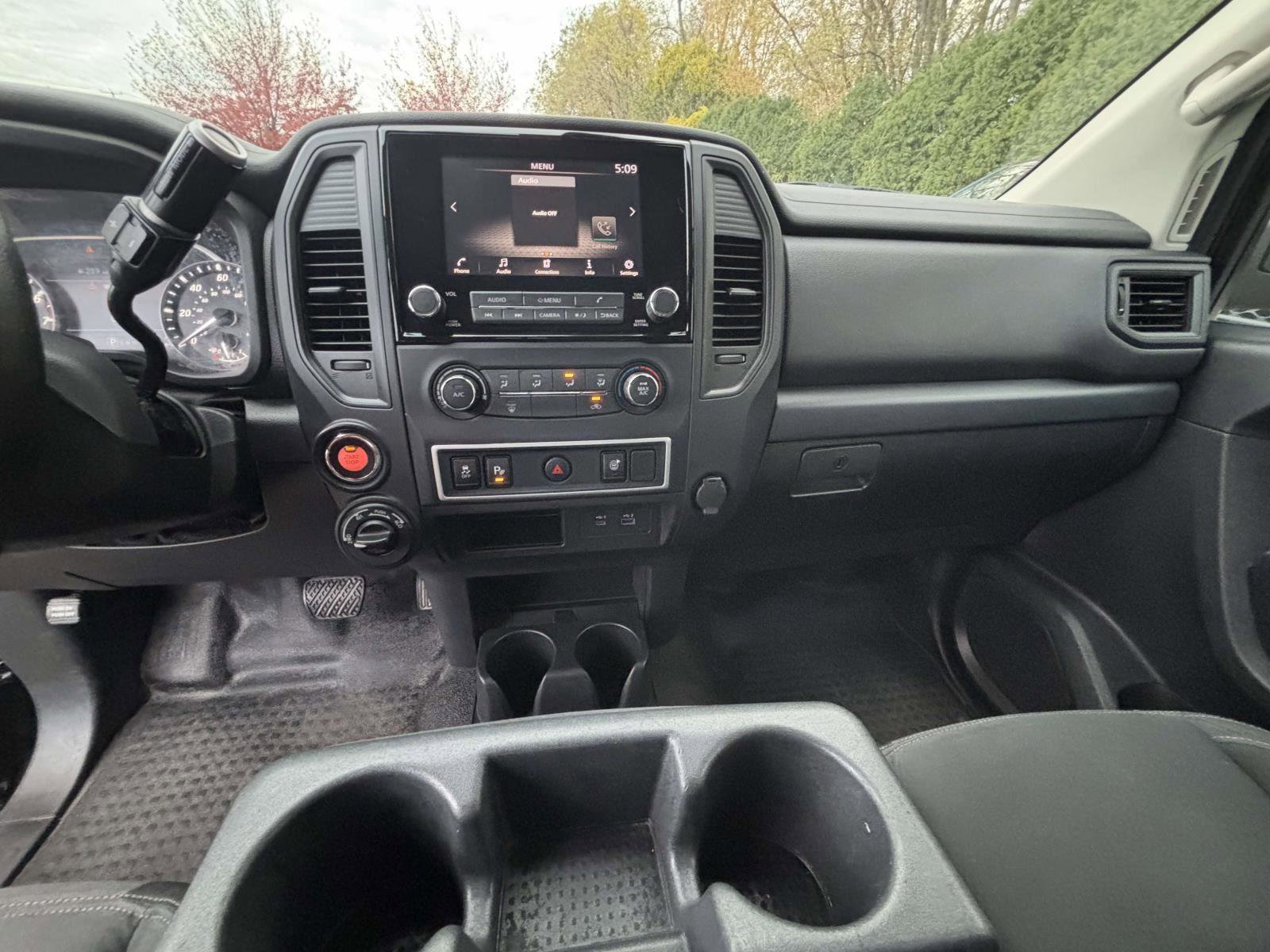 Used 2022 Nissan Titan S image 17