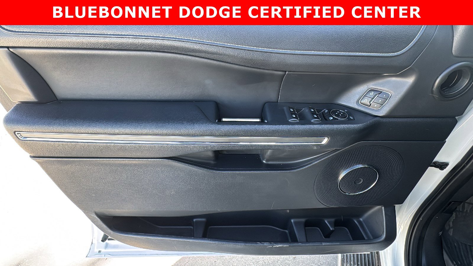 Used 2023 Ford Expedition XLT image 12