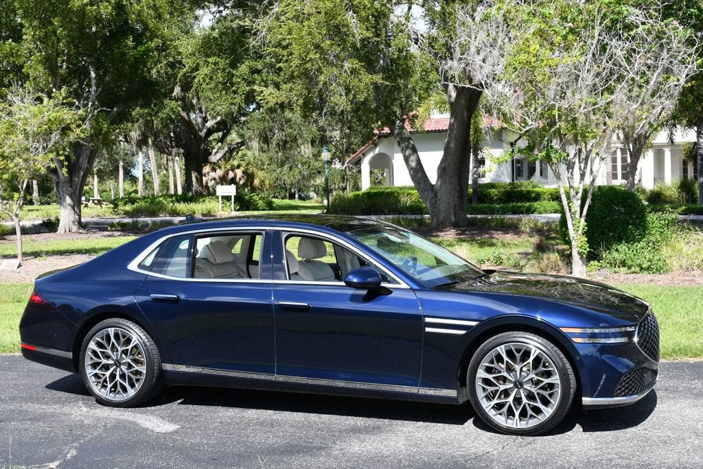 Used 2023 Genesis G90 3.5T AWD/4WD image 8