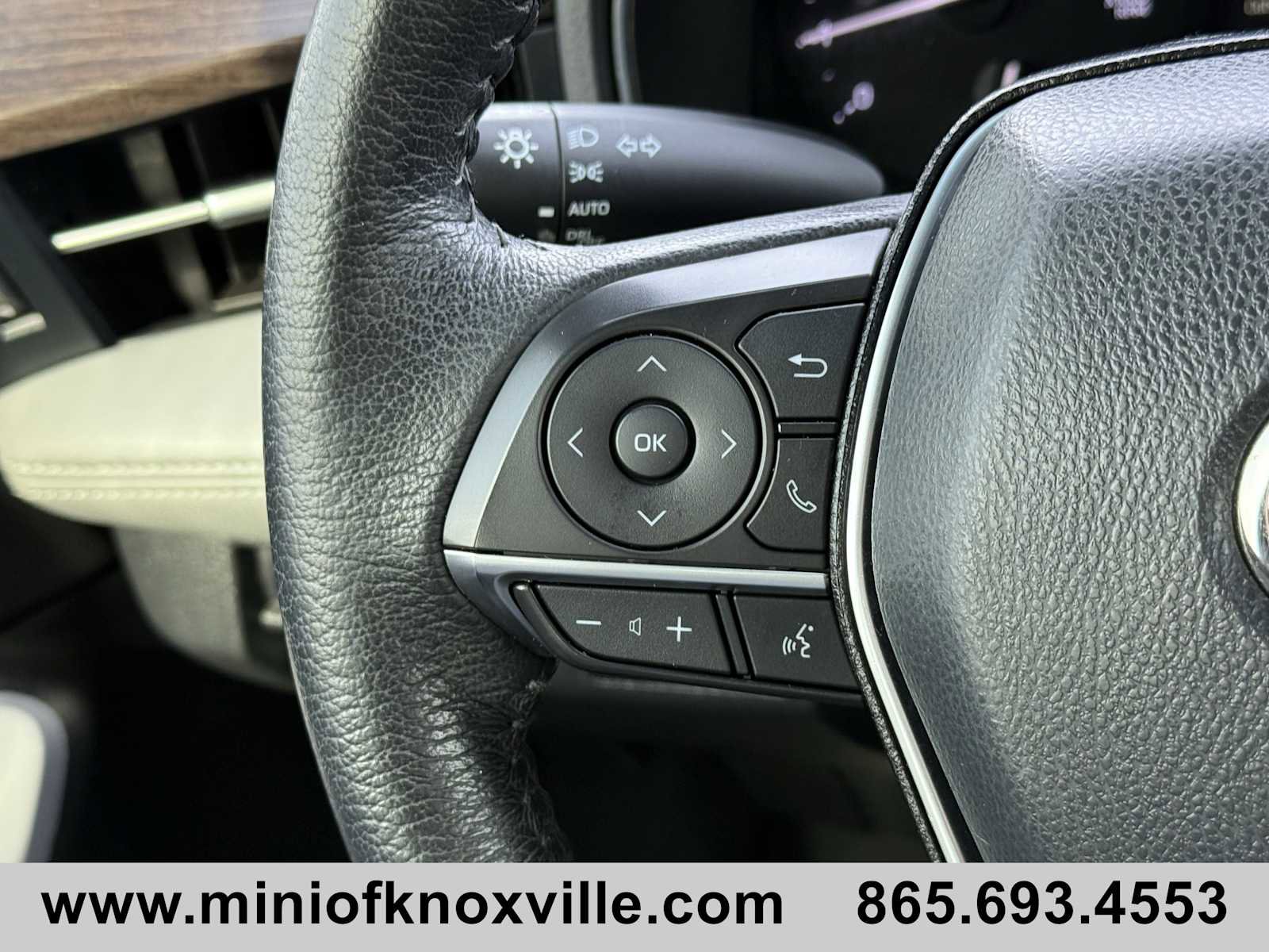 Used 2022 Toyota Avalon XLE image 29