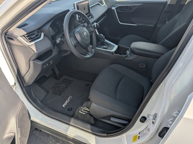 Used 2024 Toyota RAV4 LE image 9