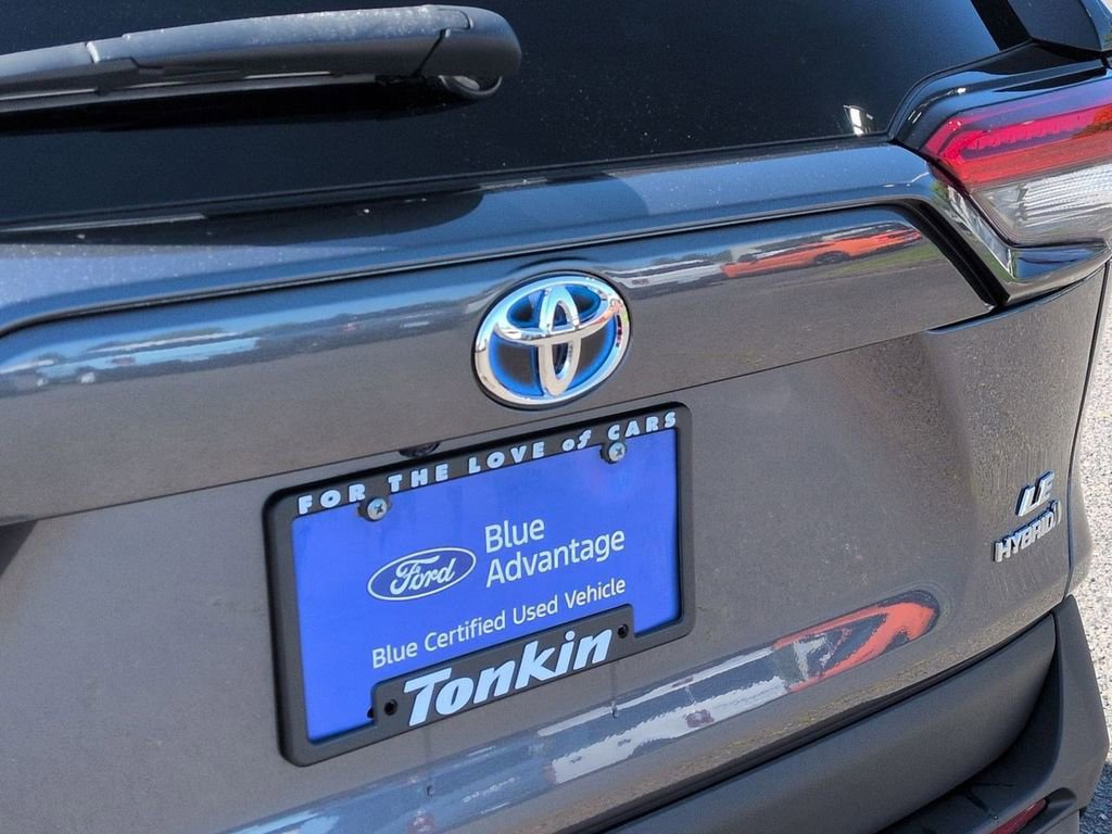 Used 2022 Toyota RAV4 LE AWD/4WD image 23