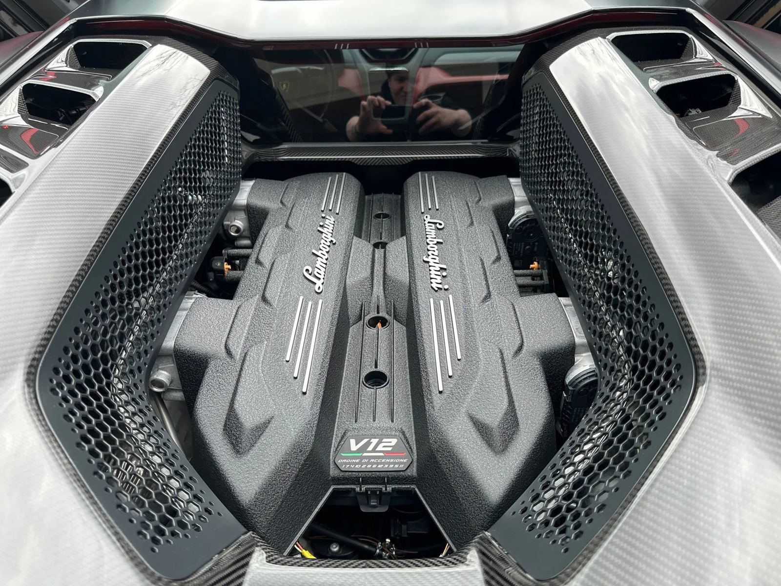 Used 2024 Lamborghini Revuelto AWD/4WD image 20