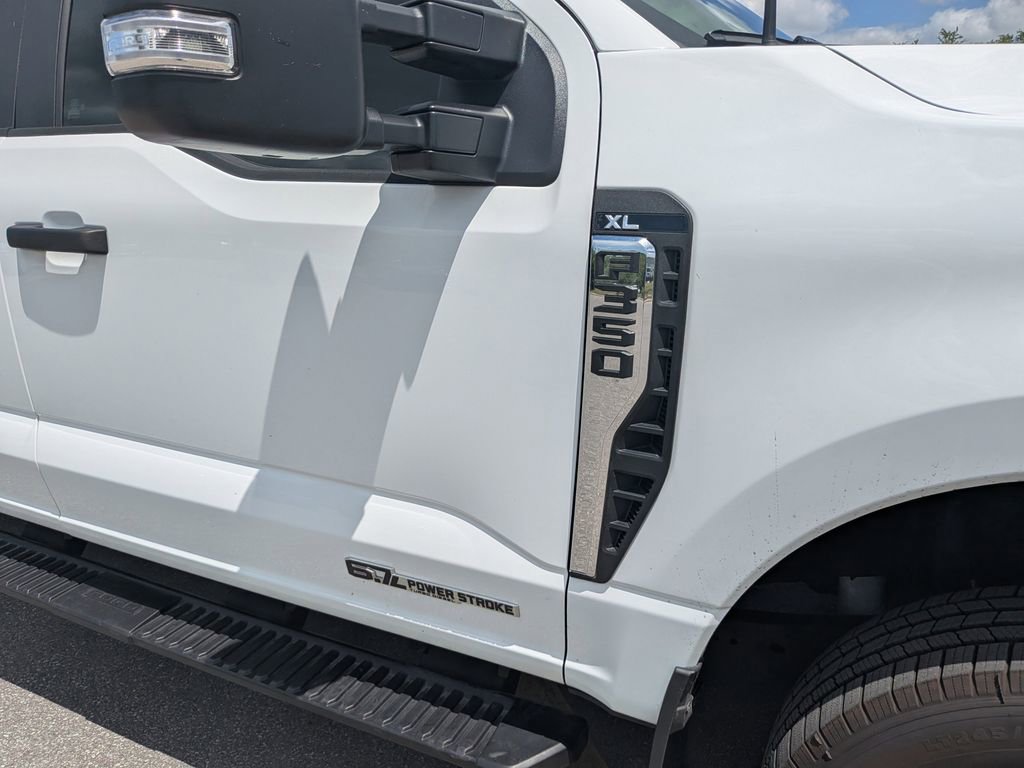 Used 2025 Ford F350 XL w/ XL Chrome Package image 9