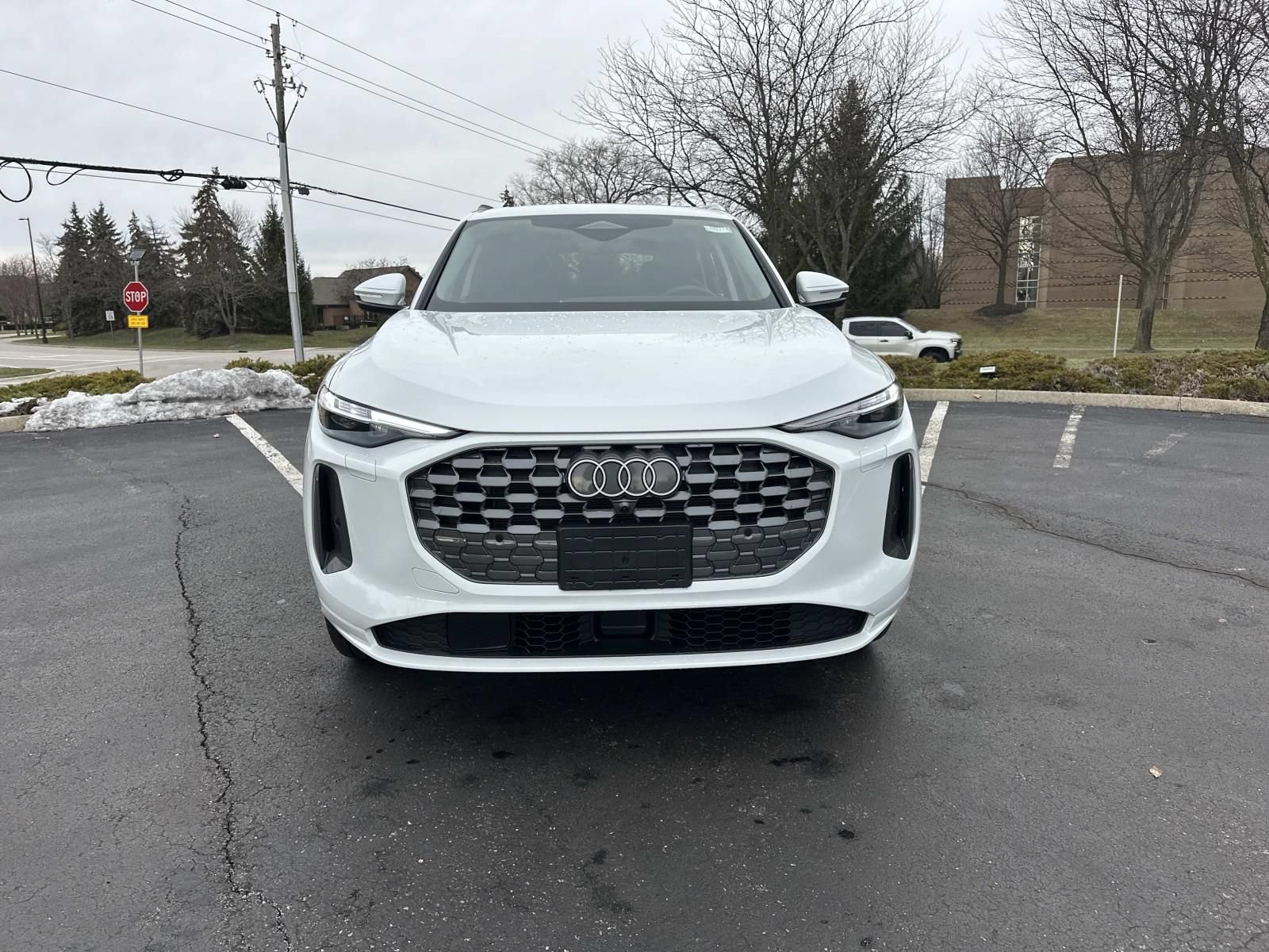 Used 2025 Audi Q5 Premium Plus AWD/4WD image 2