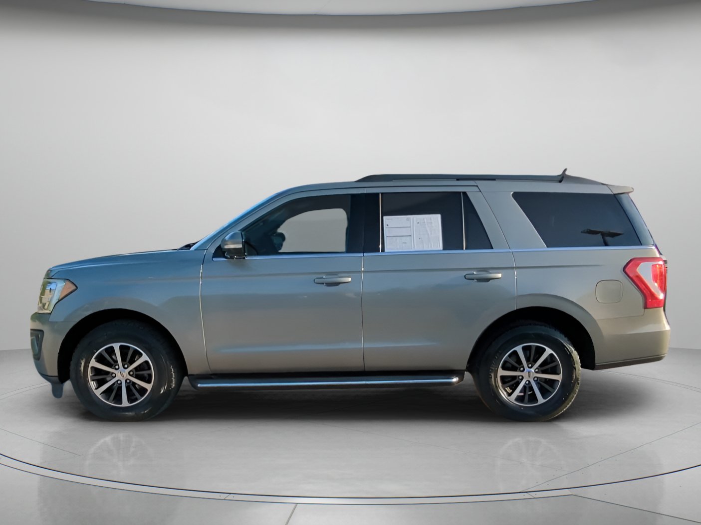 Certified 2019 Ford Expedition XLT w/ Equipment Group 202A RWD image 14
