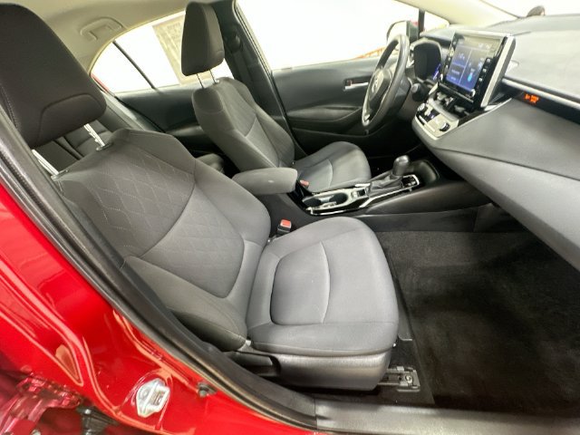 Used 2021 Toyota Corolla LE w/ Carpet Mat Package (TMS) FWD image 26