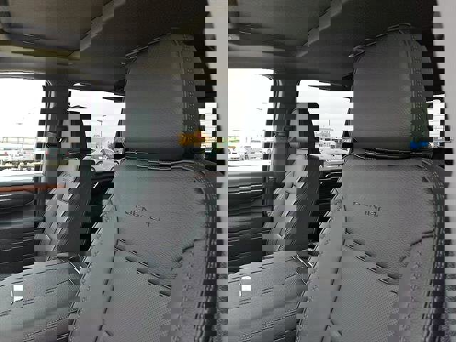 New 2025 GMC Sierra 2500 Denali w/ Denali Reserve Package image 16