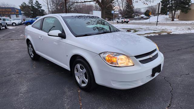 Used 2008 Chevrolet Cobalt LT image 2