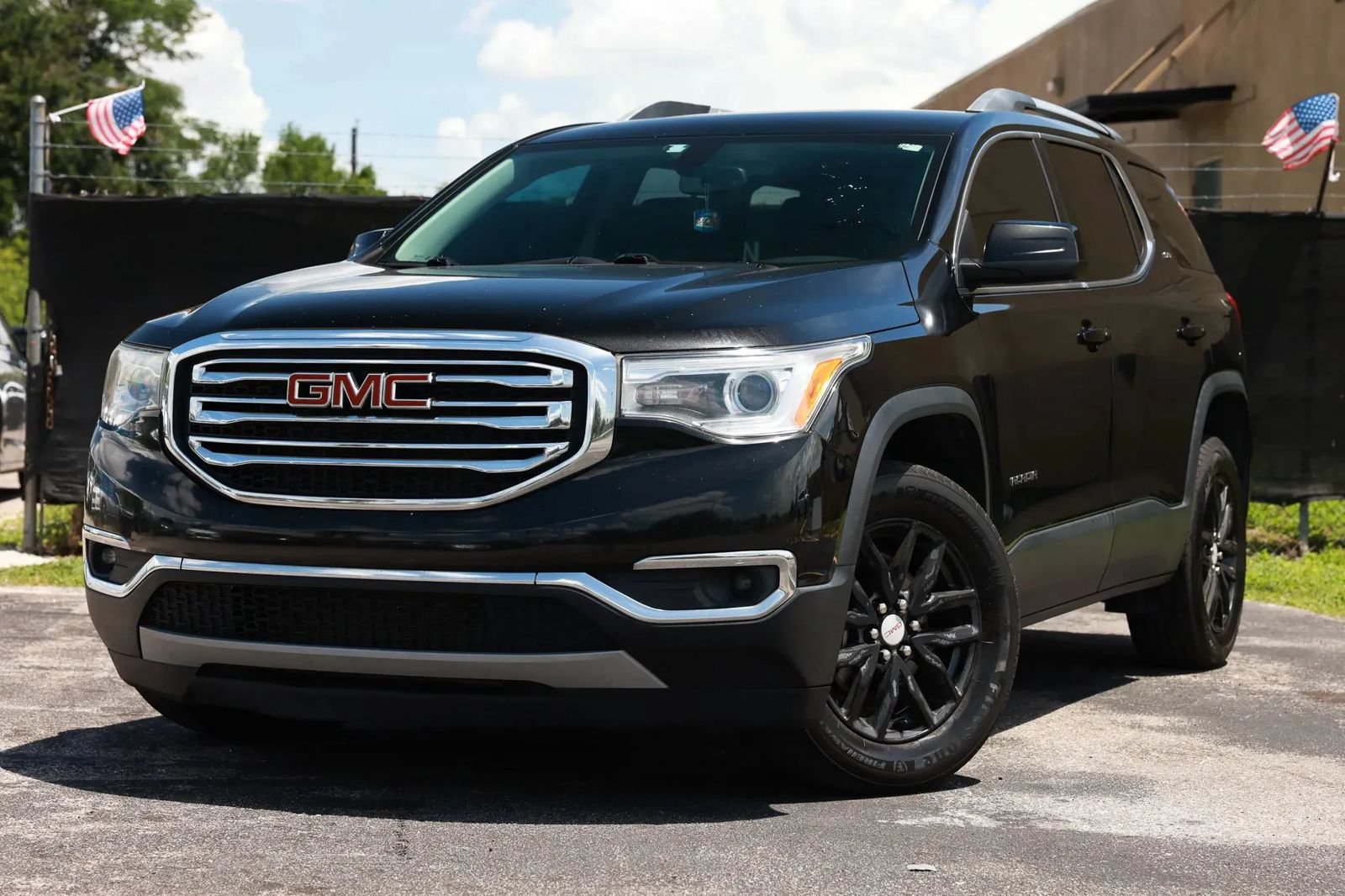 Used 2019 GMC Acadia SLT FWD image 1