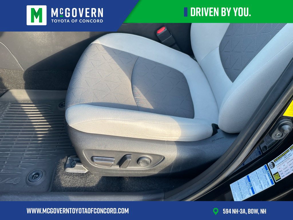 Used 2021 Toyota RAV4 XLE w/ Convenience Package AWD/4WD image 12