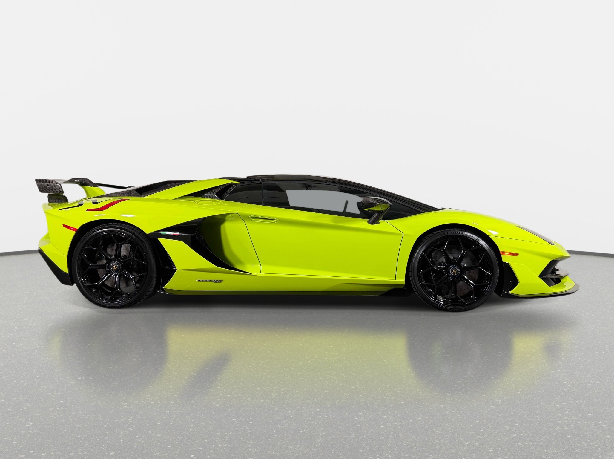 Used 2020 Lamborghini Aventador SVJ AWD/4WD image 2