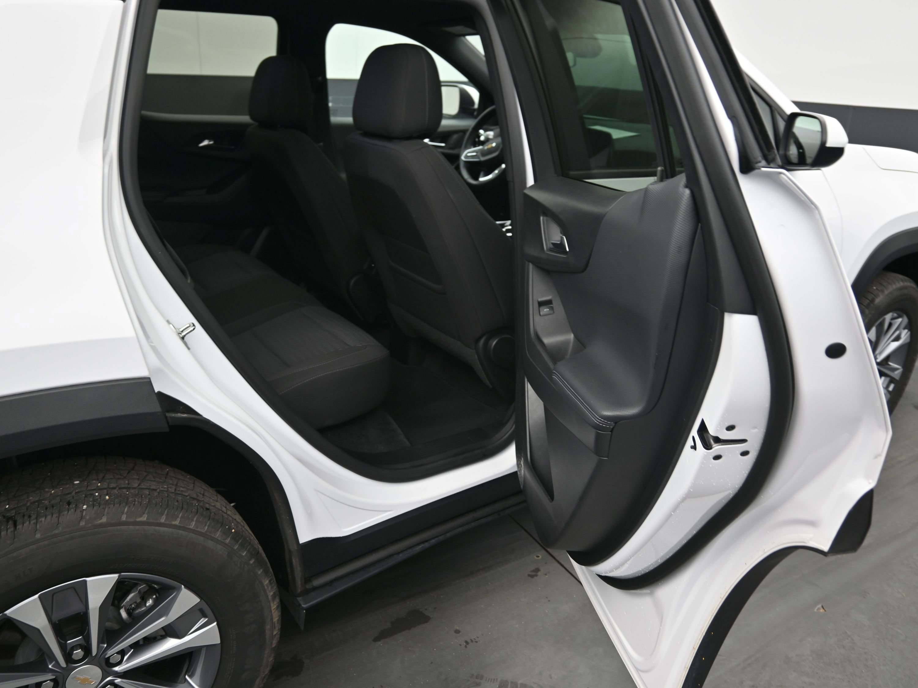 Certified 2025 Chevrolet Equinox LT image 12