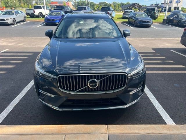 Used 2022 Volvo XC60 B6 Inscription w/ Climate Package AWD/4WD image 2