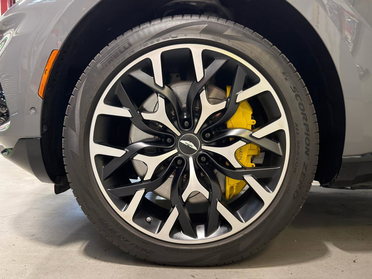 Used 2021 Aston Martin DBX image 13