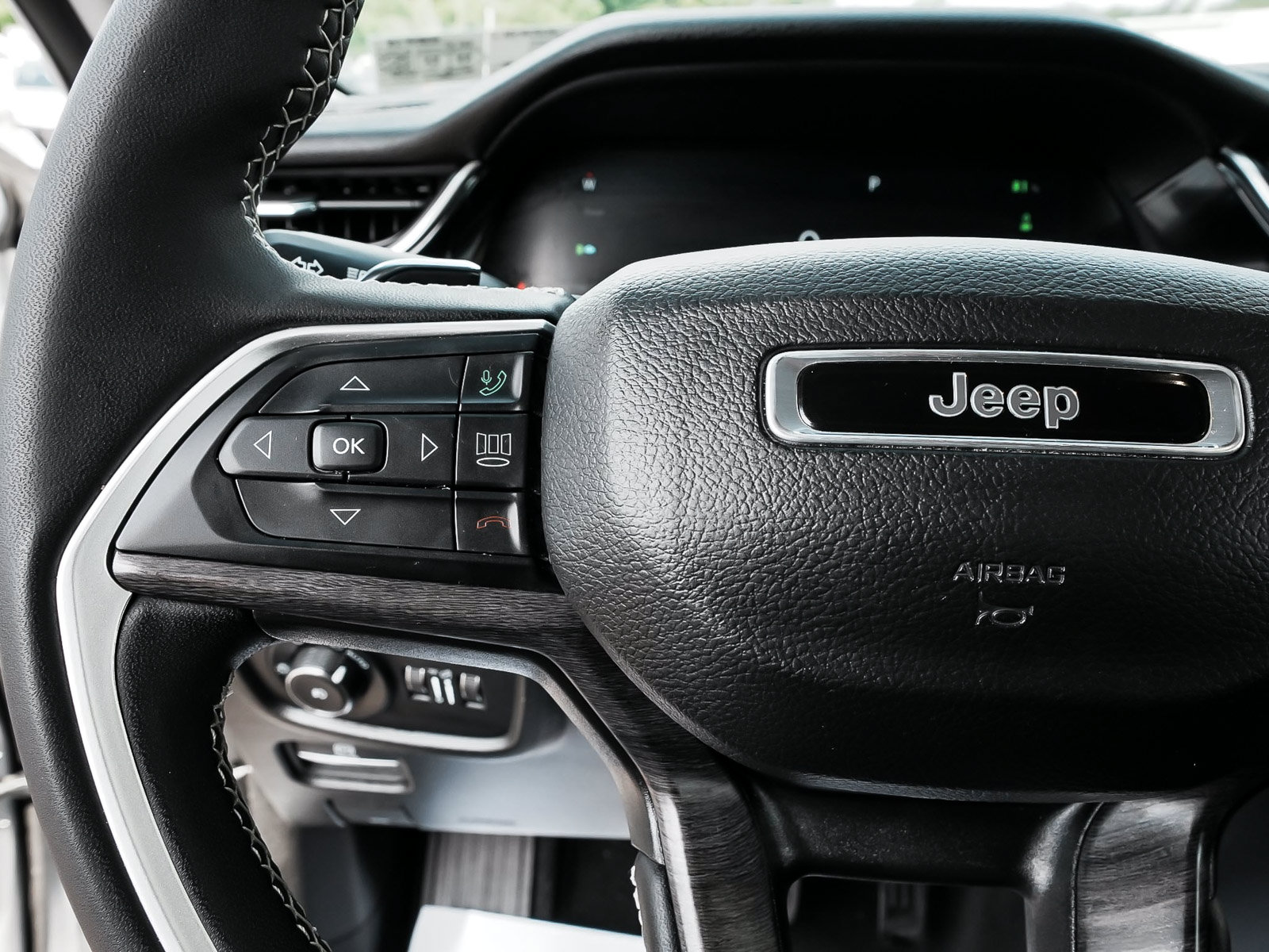 Used 2024 Jeep Grand Cherokee Limited 4xe w/ Luxury Tech Group II AWD/4WD image 20