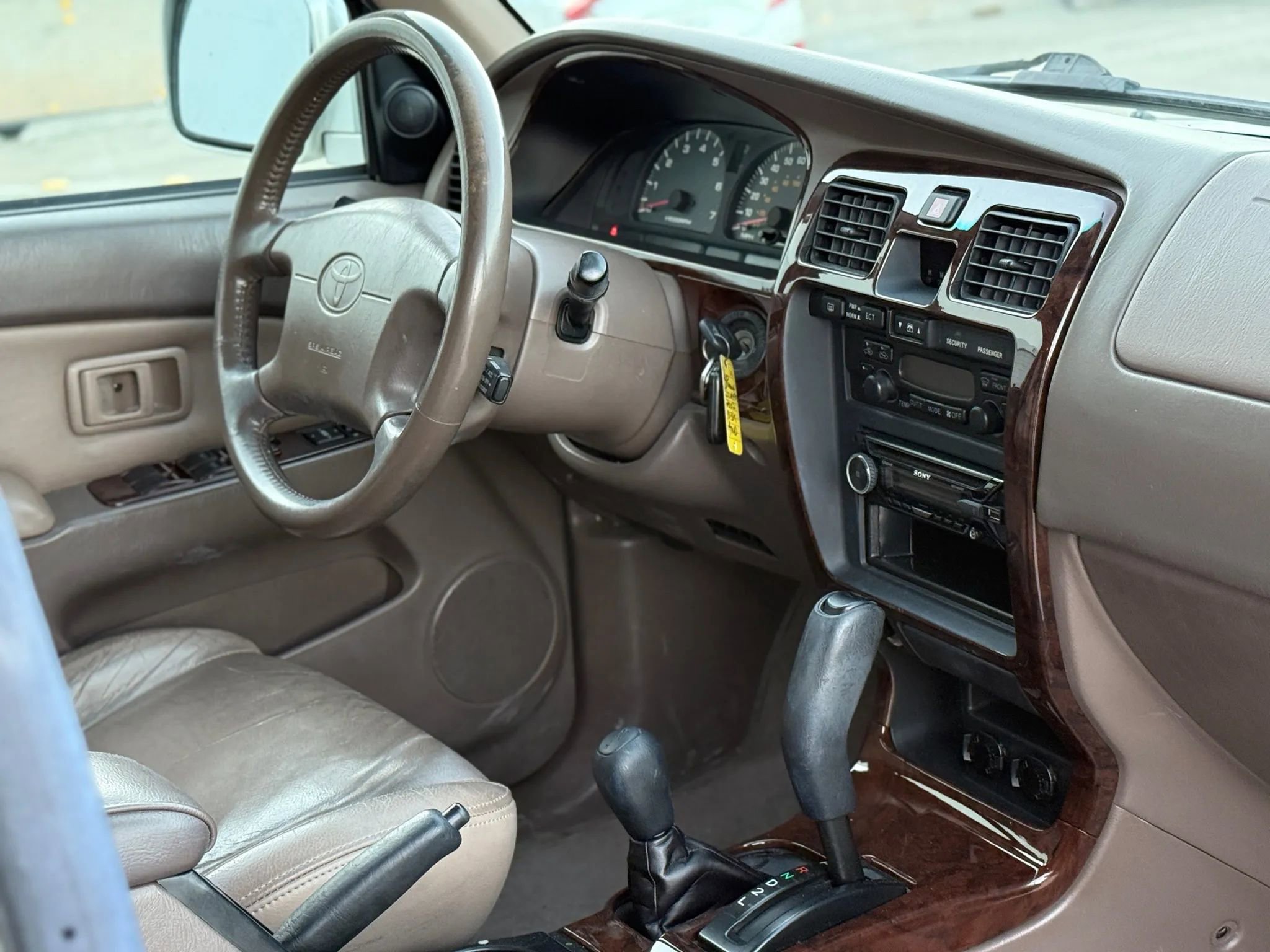 Used 2001 Toyota 4Runner Limited image 30