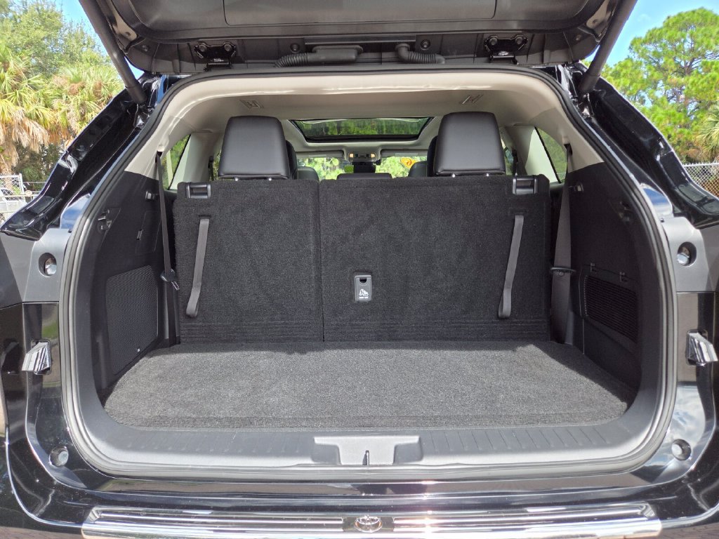 Certified 2026 Toyota Highlander Platinum AWD/4WD image 20