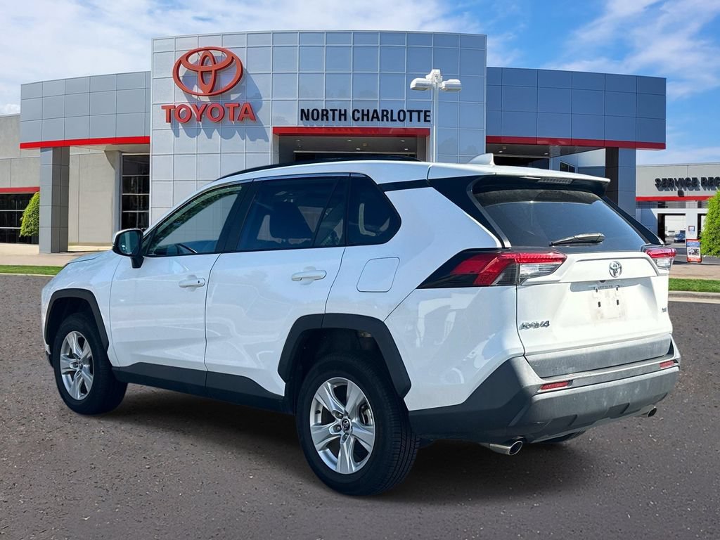 Used 2020 Toyota RAV4 XLE FWD image 6