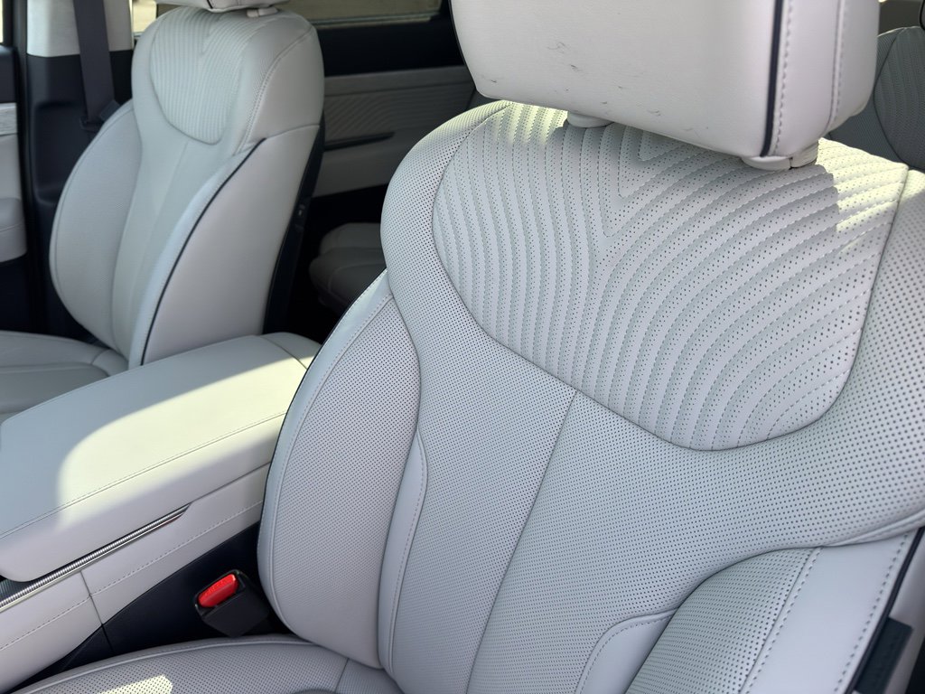 Used 2025 Hyundai Palisade Calligraphy image 14
