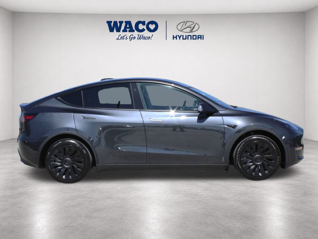 Used 2025 Tesla Model Y Long Range RWD image 9