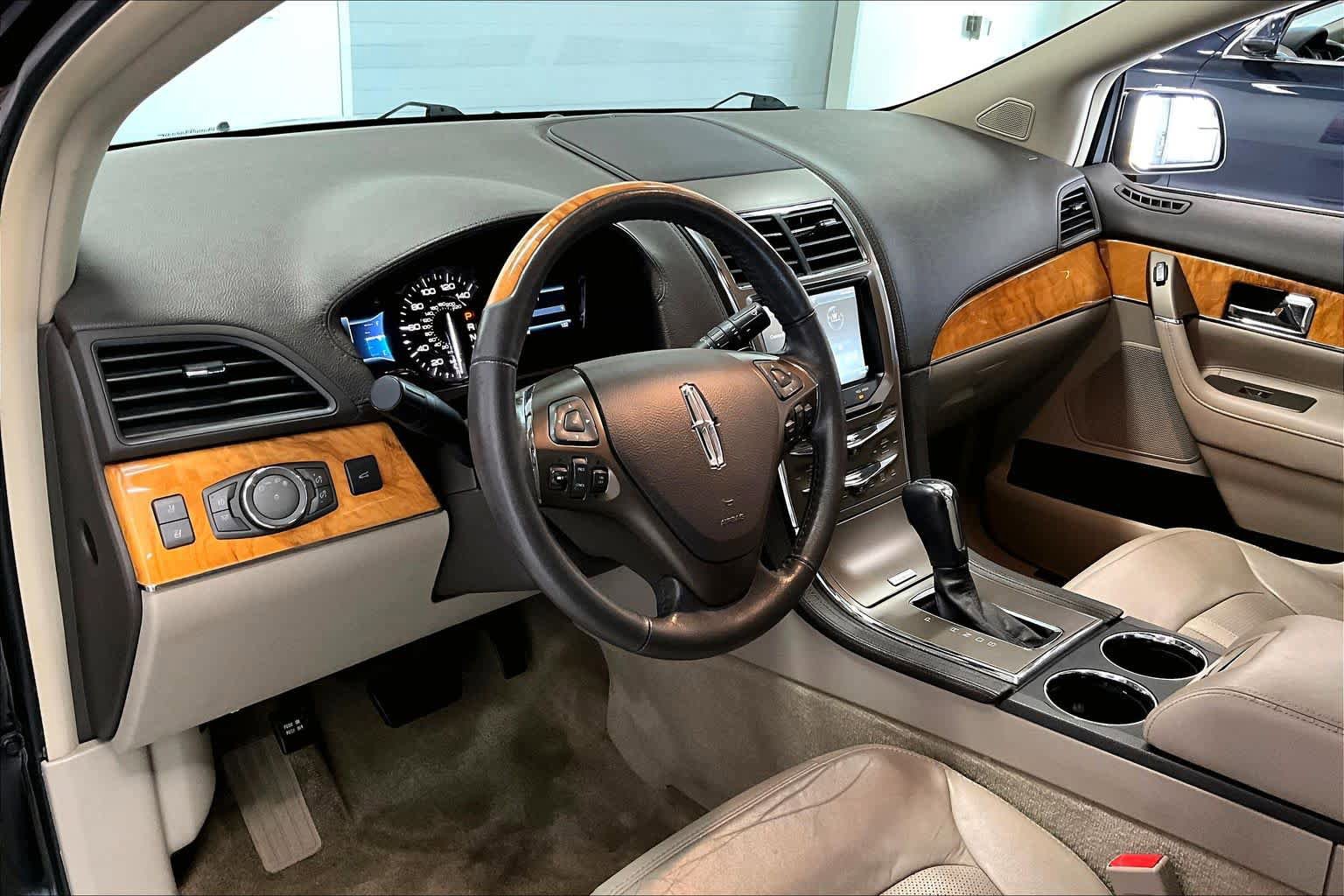 Used 2015 Lincoln MKX AWD w/ Olive Ash Wood Package image 2