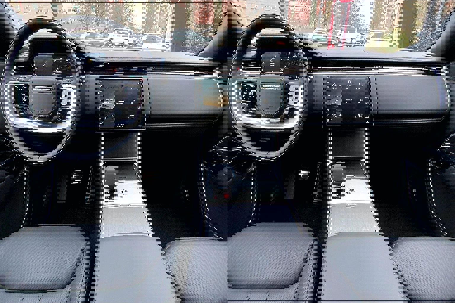 New 2026 Land Rover Range Rover SE image 5