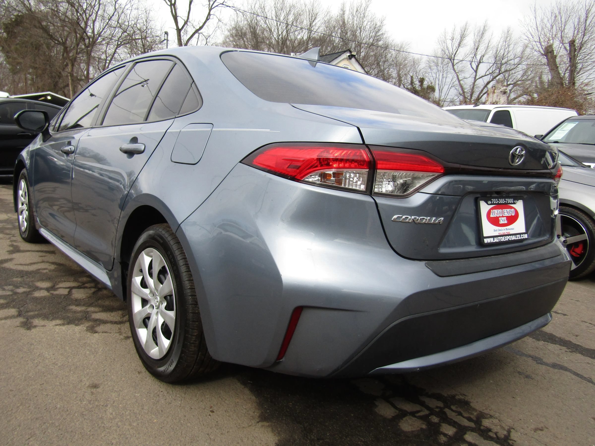 Used 2020 Toyota Corolla LE FWD image 5