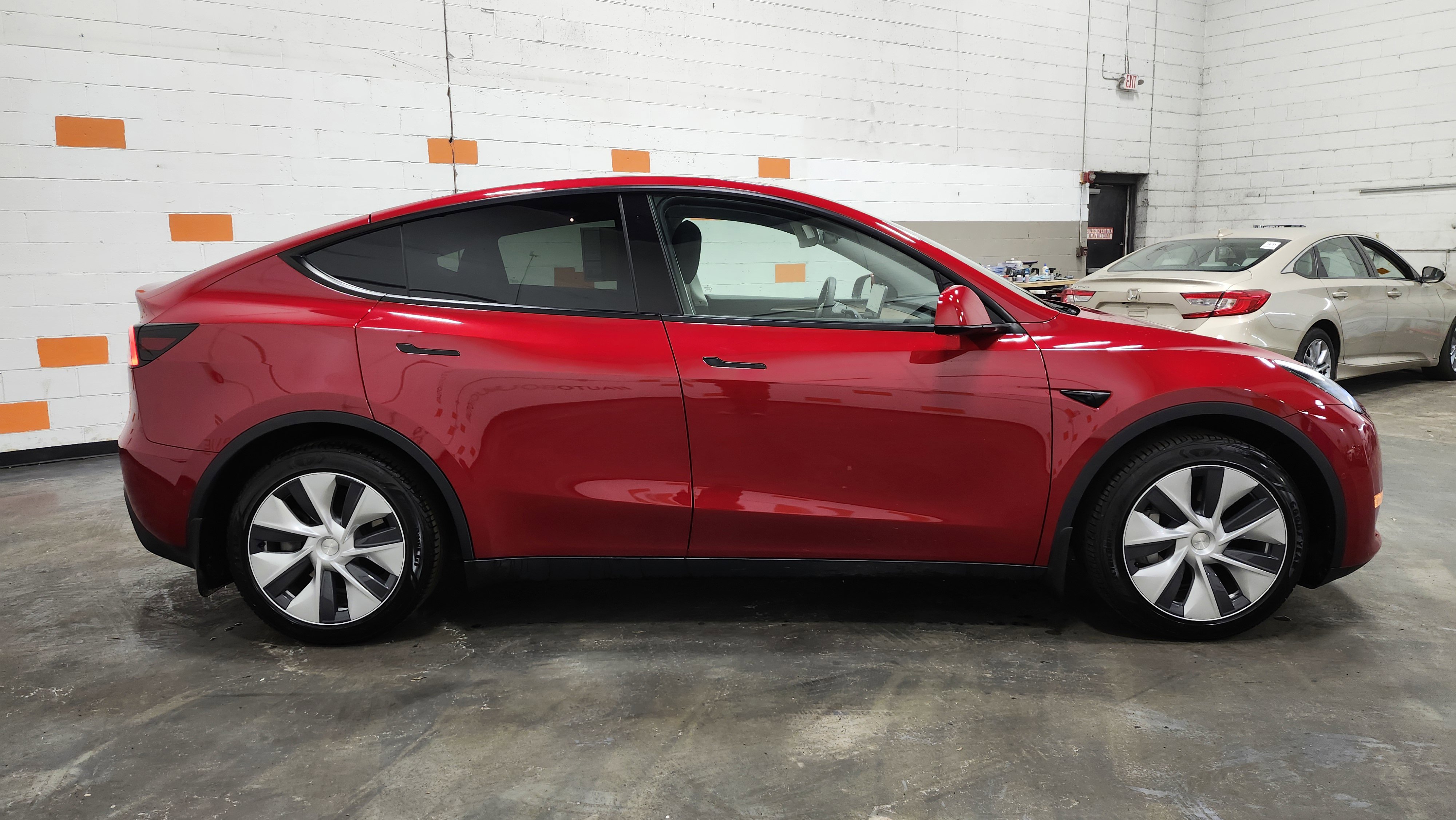 Used 2023 Tesla Model Y Long Range image 17