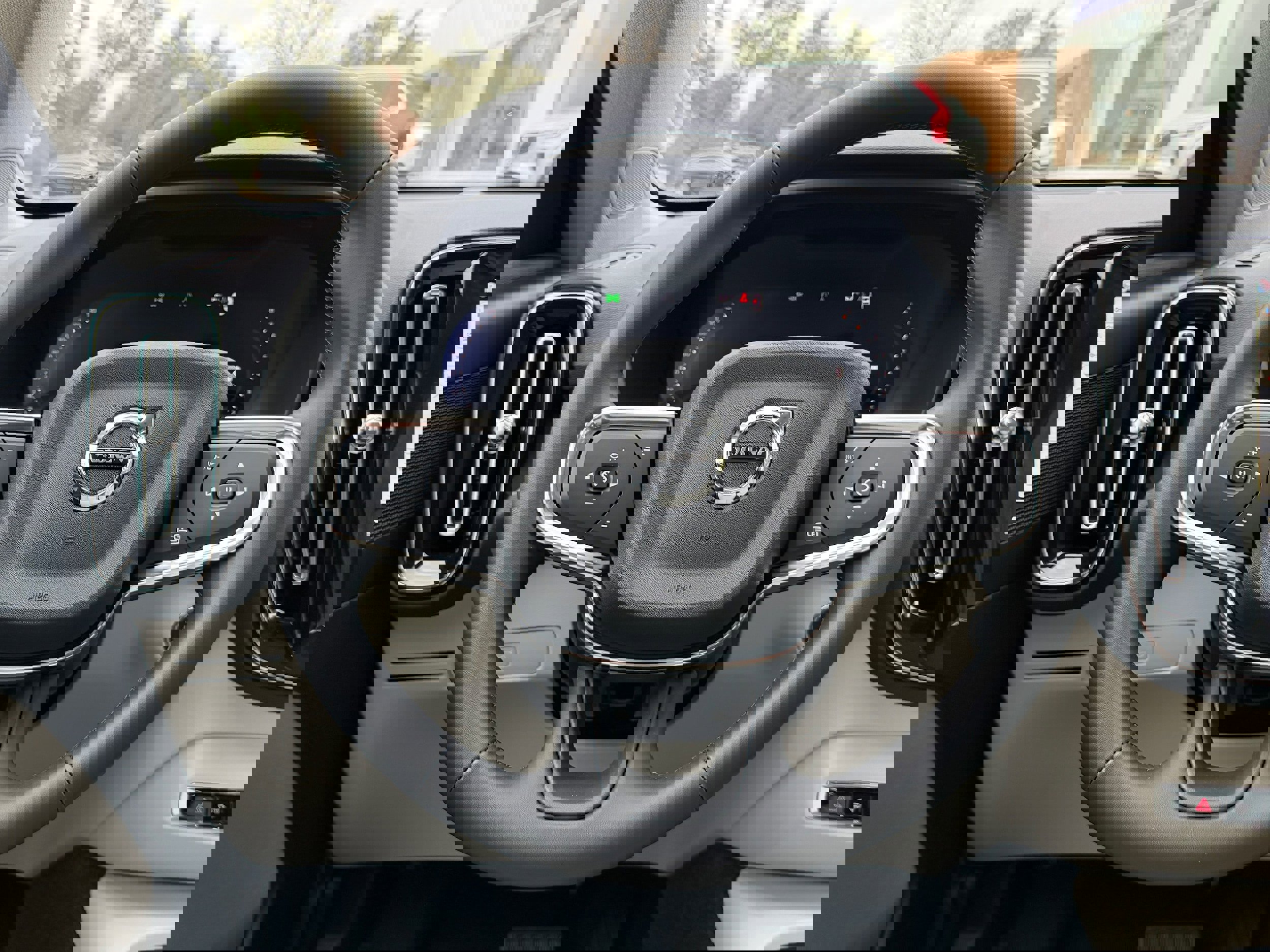 New 2026 Volvo XC40 B5 Plus w/ Protection Package Premier image 13