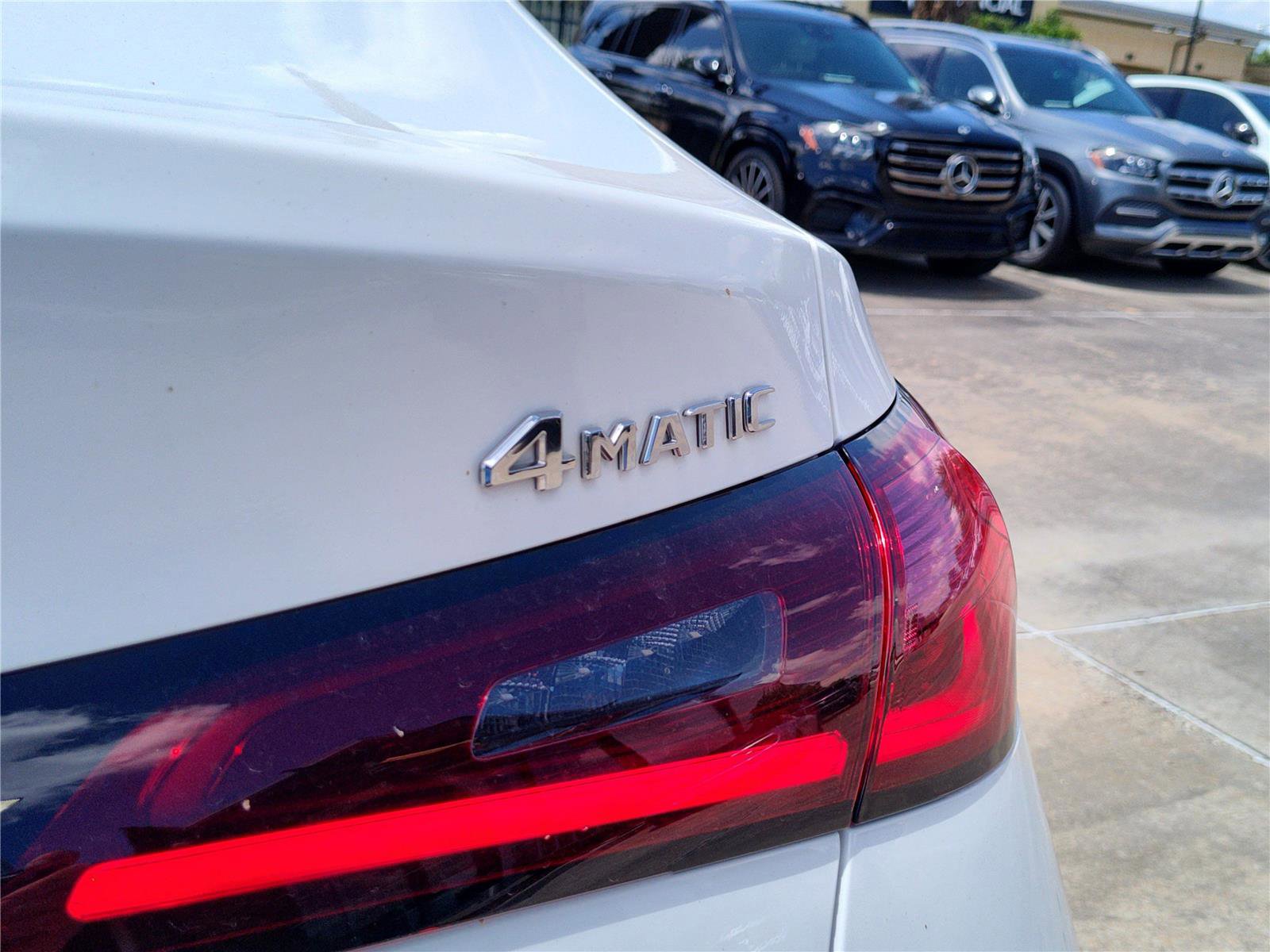 Used 2024 Mercedes-Benz GLC 300 4MATIC image 6