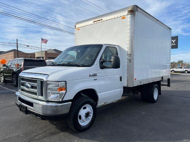 Used 2017 Ford E-350 and Econoline 350 Super Duty w/ Power Windows & Locks Group RWD image 1