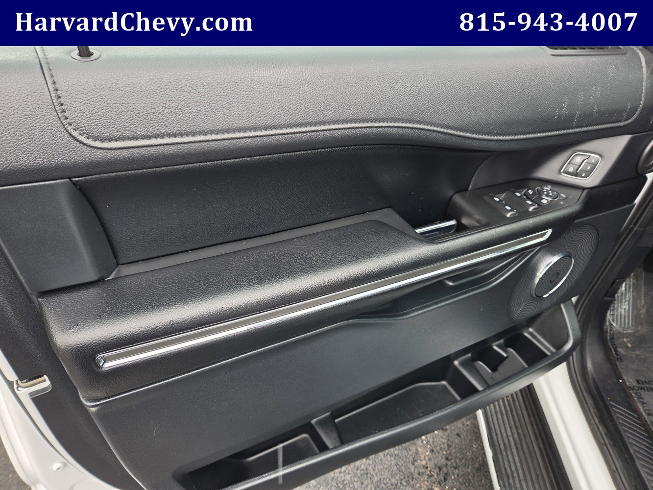 Used 2020 Ford Expedition XLT w/ Equipment Group 202A AWD/4WD image 27