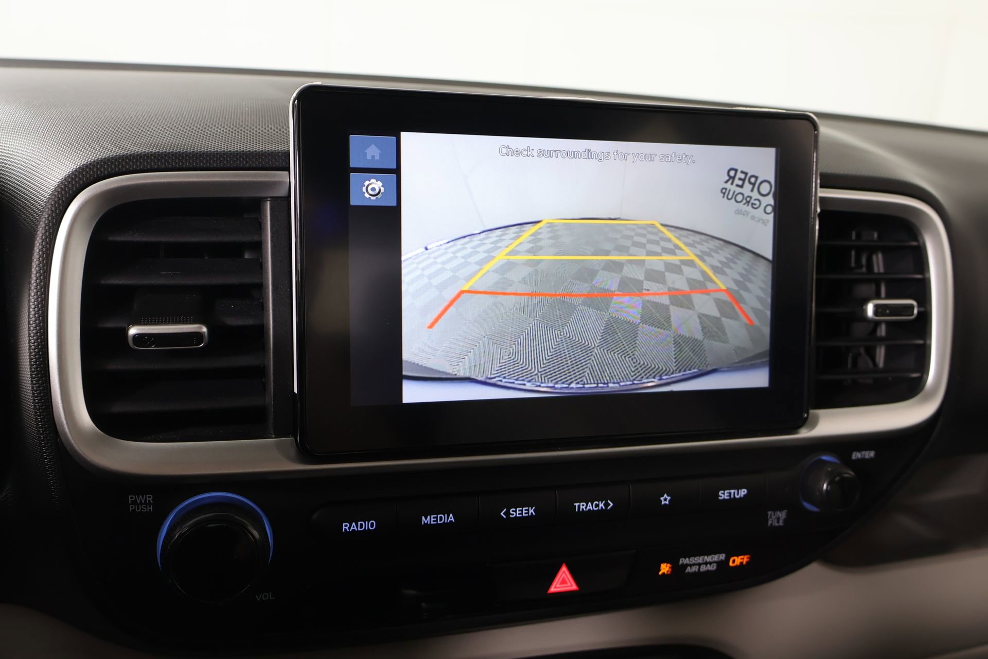 Used 2025 Hyundai Venue SEL FWD image 6