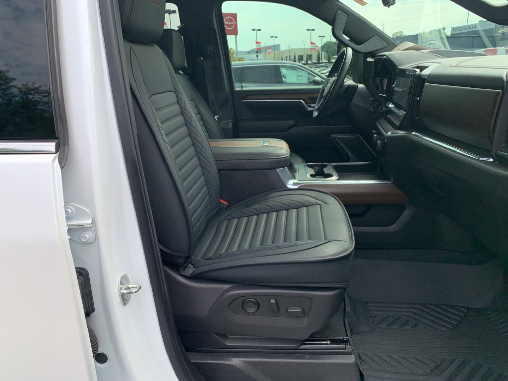 Used 2024 Chevrolet Silverado 2500 High Country w/ High Country Premium Package AWD/4WD image 30