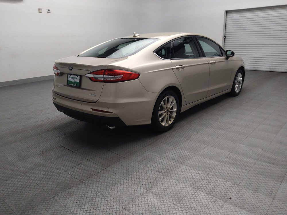Used 2019 Ford Fusion SE FWD image 9