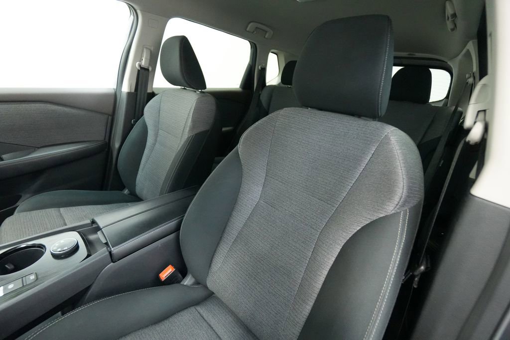 Used 2023 Nissan Rogue SV image 12