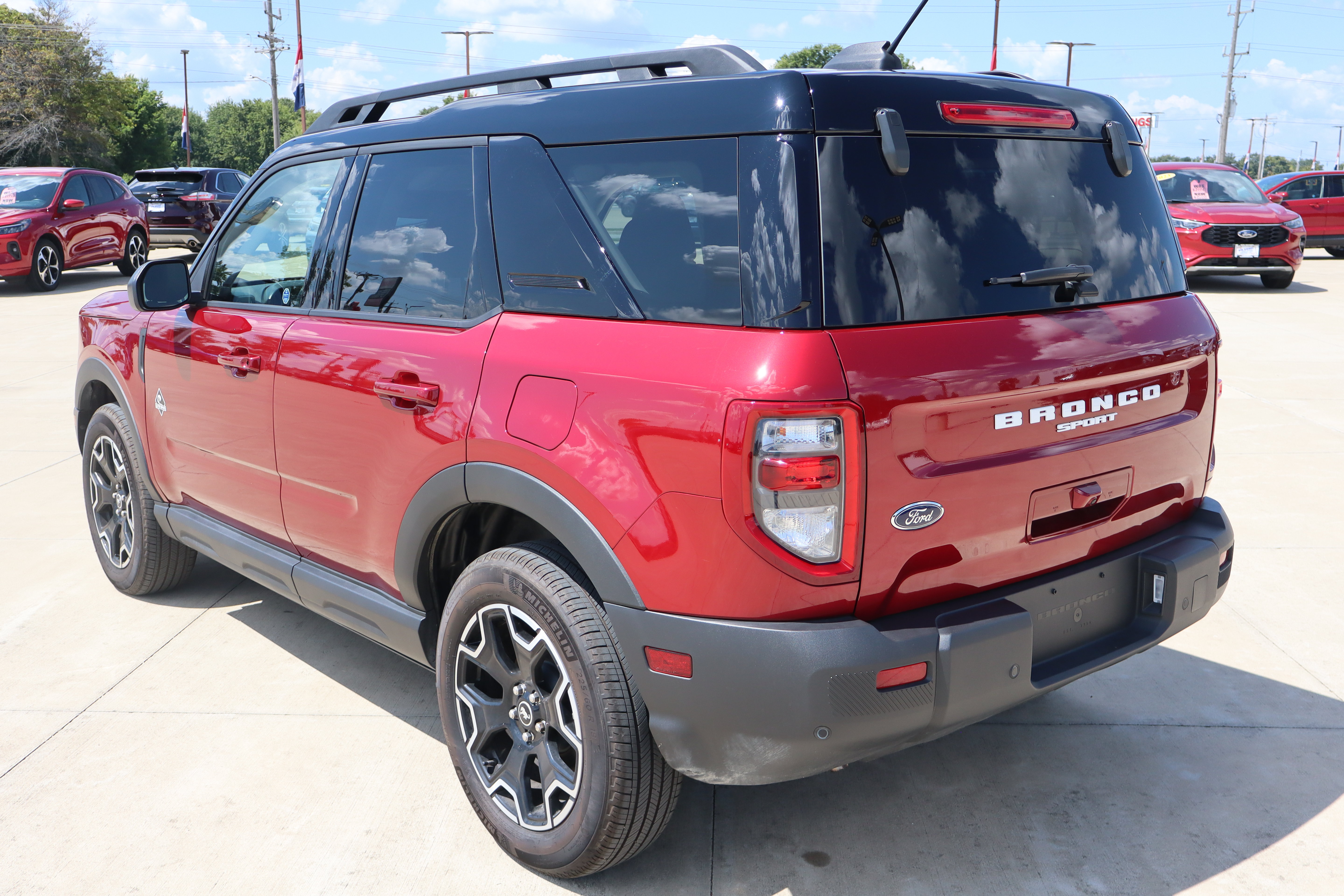 Used 2025 Ford Bronco Sport Outer Banks AWD/4WD image 7