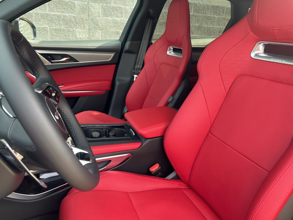 Used 2025 Jaguar F-PACE R-Dynamic S image 13